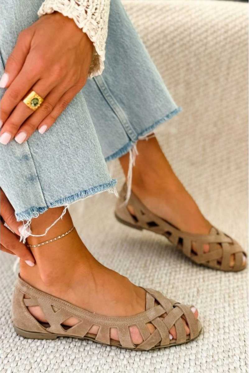 Fenna | Platte Sandalen met Open Neus en Gevlochten Materiaal