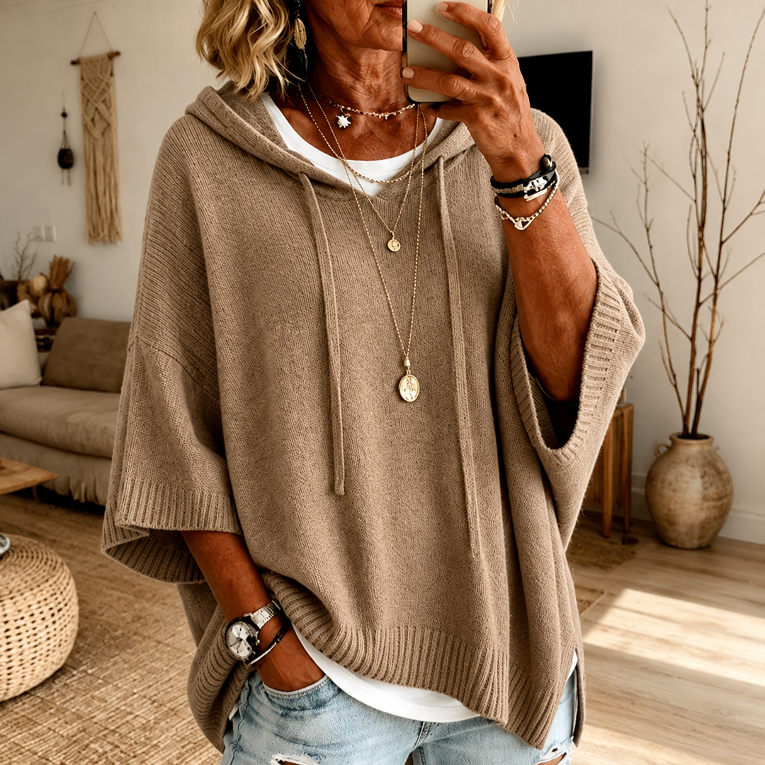 Manon™ | Elegante Taupekleurige Poncho met Capuchon