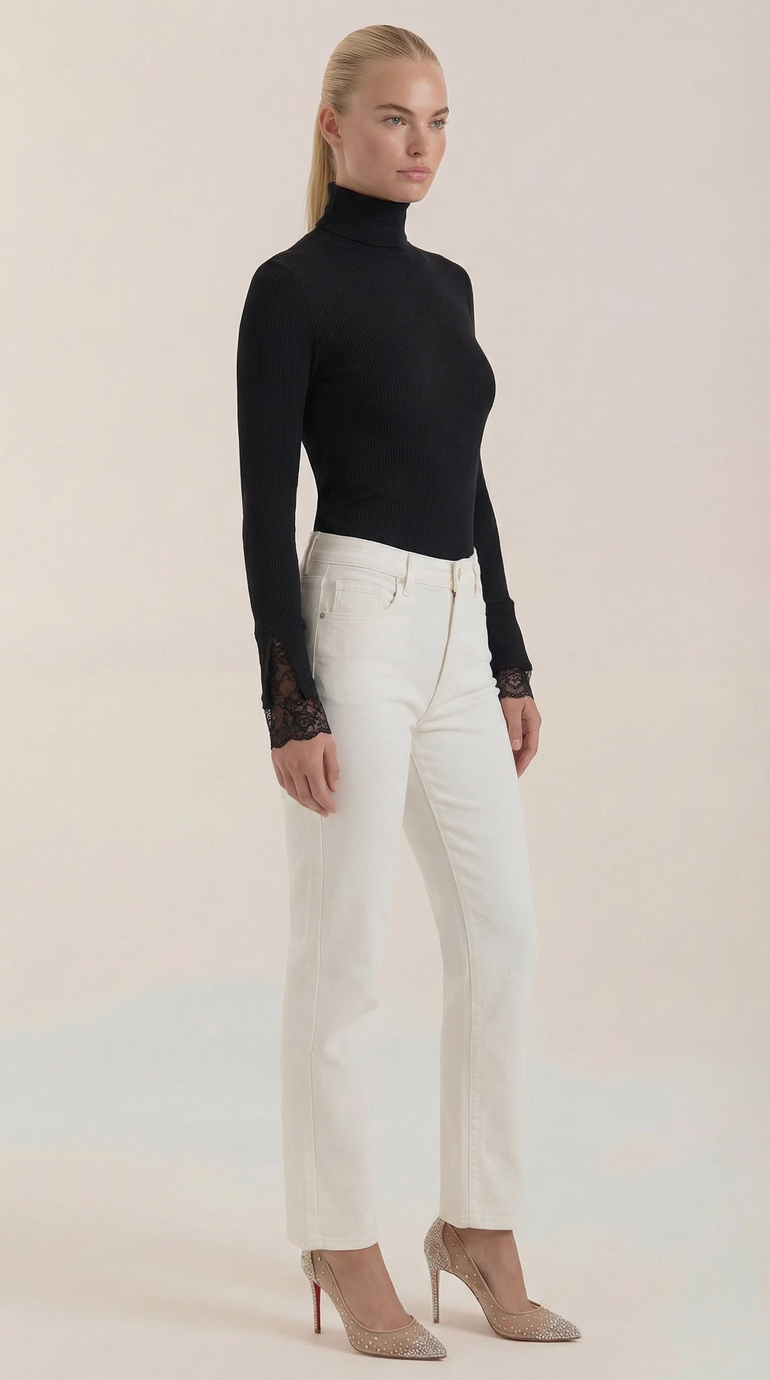 Beth Turtleneck Sweater met Textured Lace Mouwen