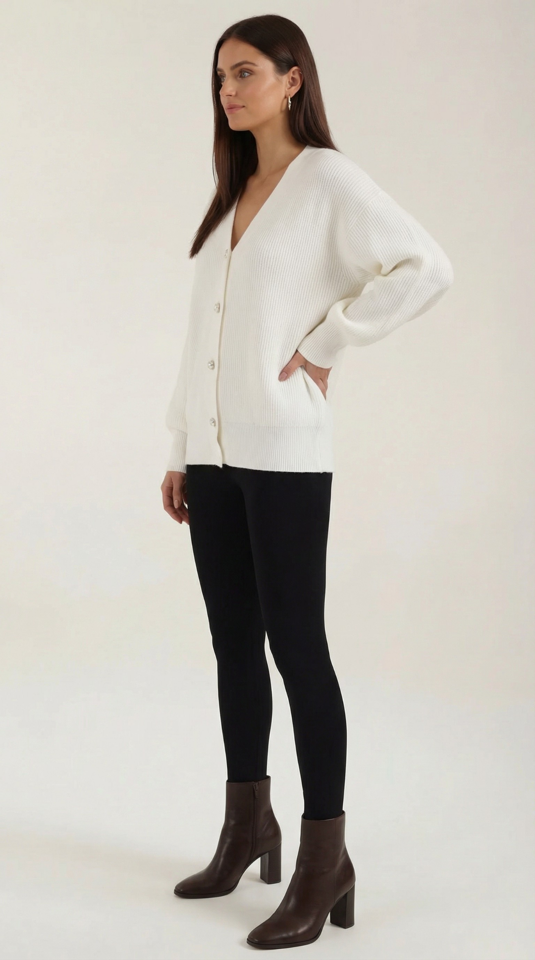 Cindy Gebreide Cardigan met Moerbeiknopjes