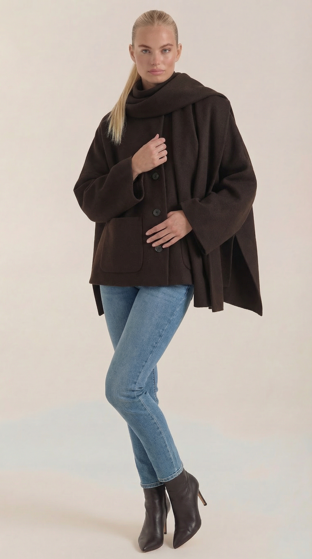 Kristina Cozy Cape-Jas